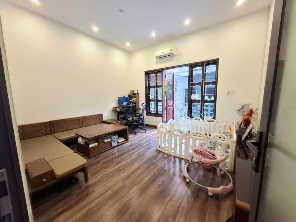 Nhà Phân Lô Ô Tô Cầu Giấy - Vị Trí Đắc Địa - Giá Tốt