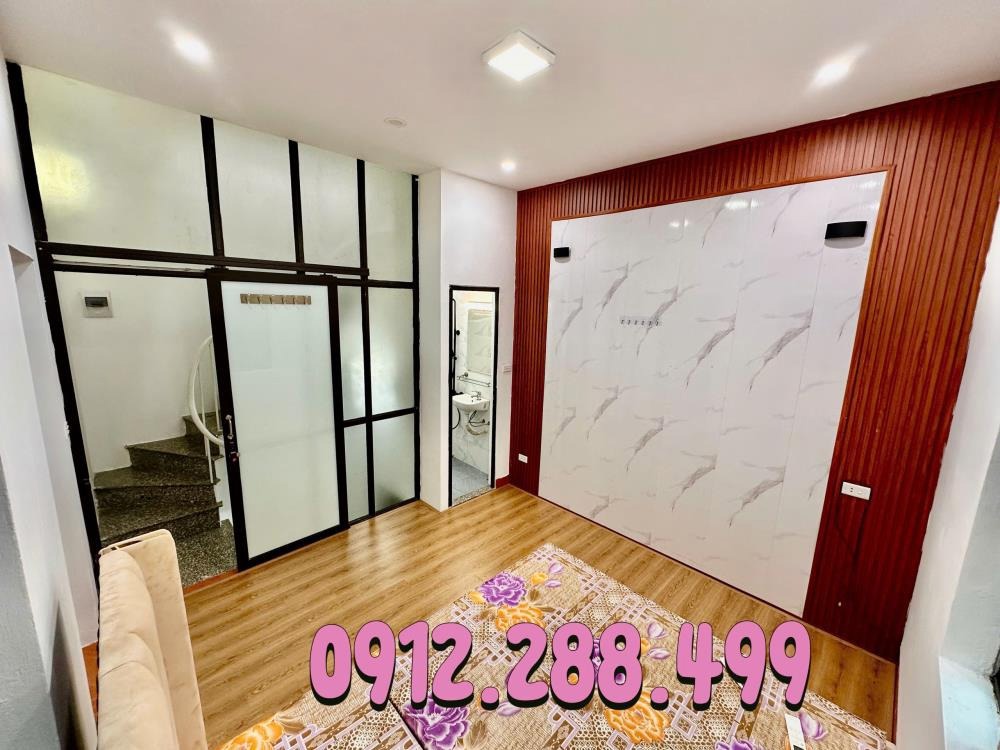 Bán Lô Góc Bạch Đằng - Hồng Hà - Hoàn Kiếm - 4.6 Tỷ - Khu Để Xe Riêng