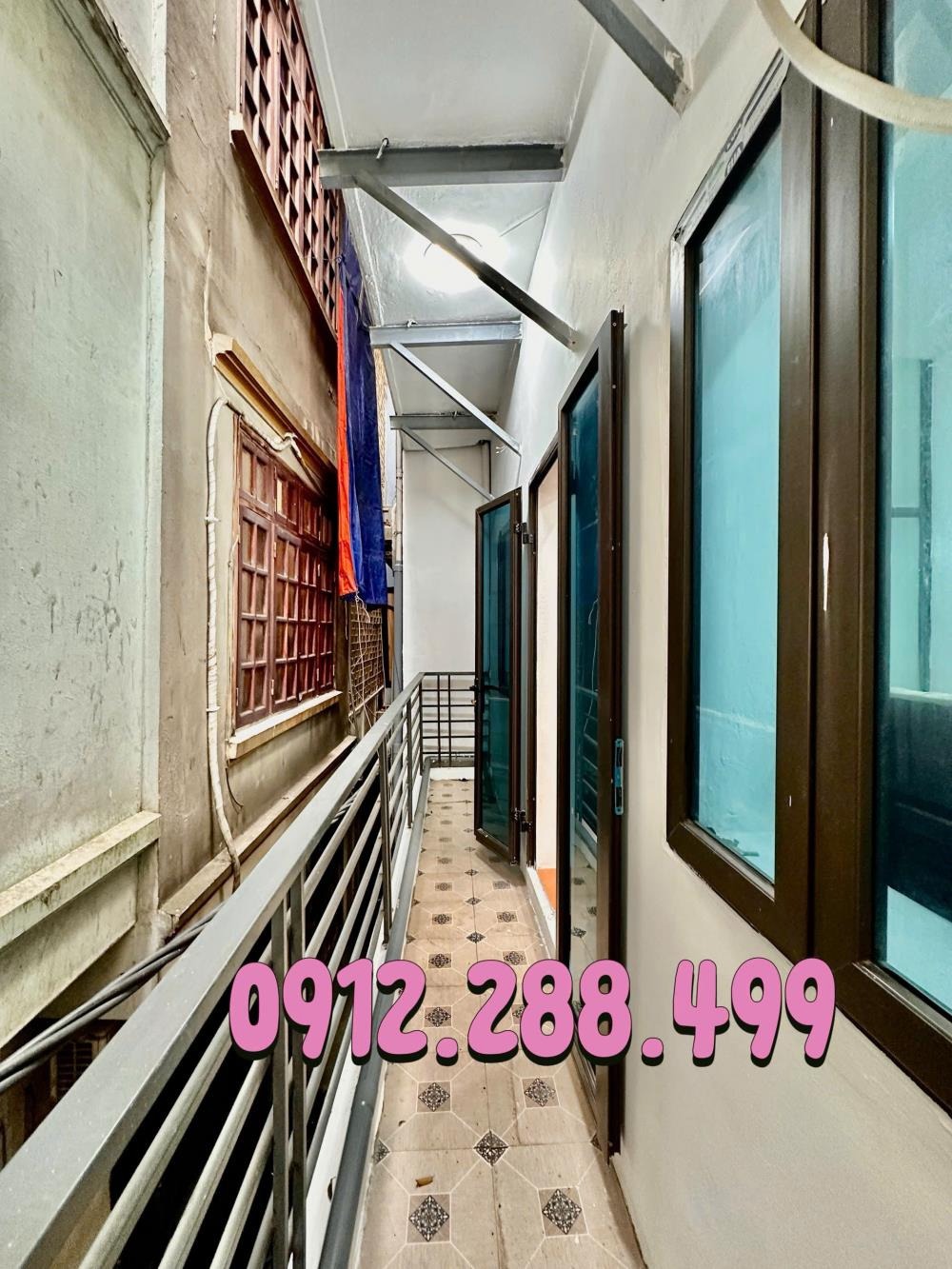 Bán Lô Góc Bạch Đằng - Hồng Hà - Hoàn Kiếm - 4.6 Tỷ - Khu Để Xe Riêng