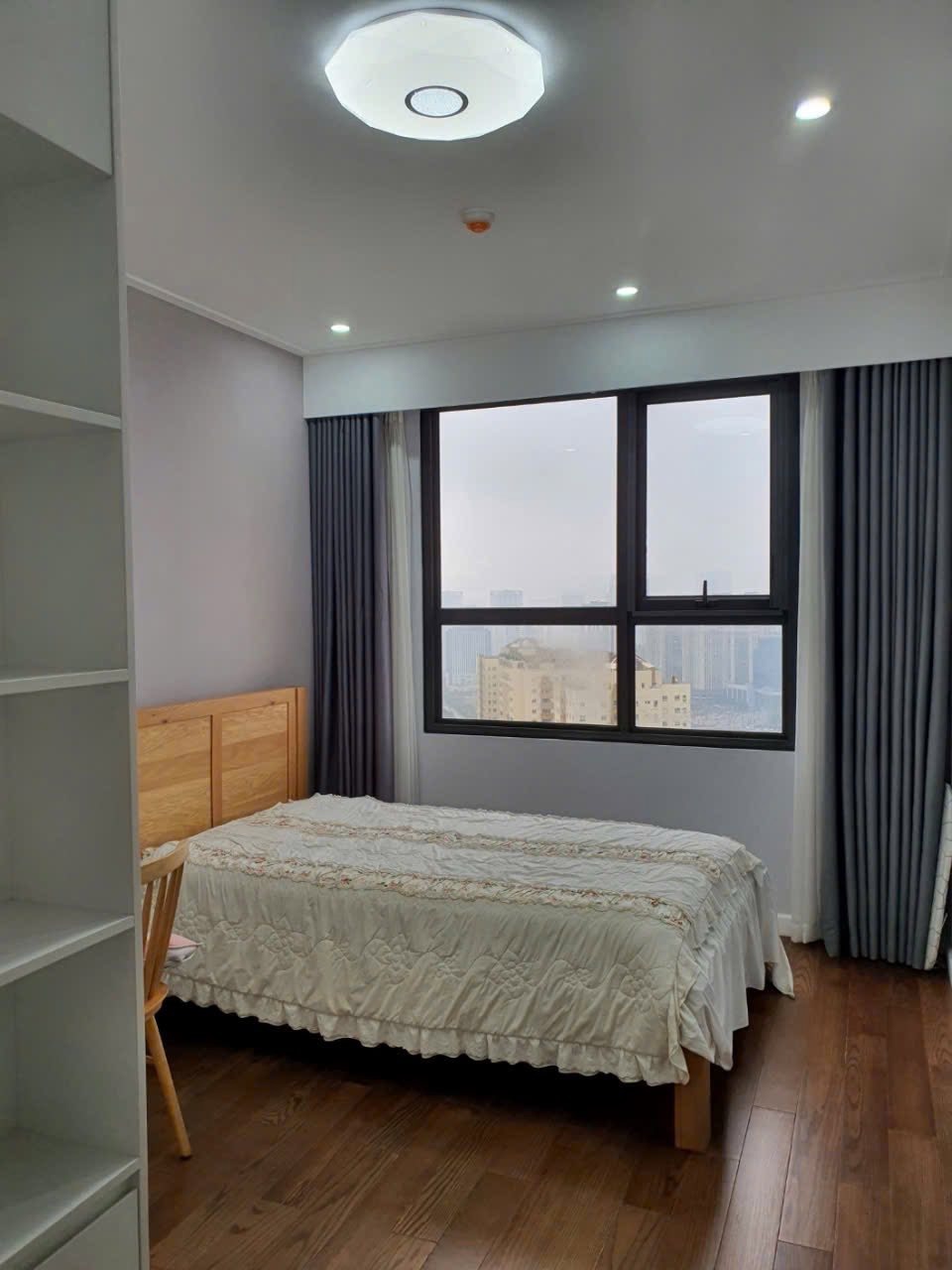 Căn 2 Ngủ VinHomes D’Capitale Tòa C3: Giá Tốt, View Thoáng, Nội Thất Cao Cấp