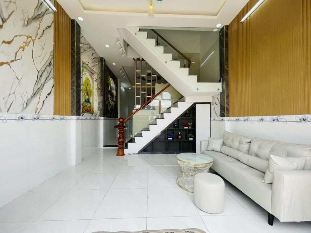 Nhà Đẹp Bình Chánh 900 Triệu - 60m2, 3PN, SHR - Vị Trí Đắc Địa