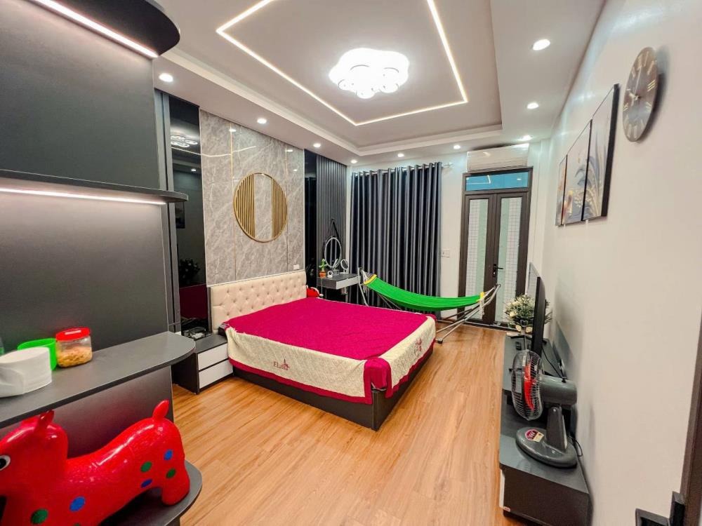 Bán Gấp Nhà Đẹp, Vị Trí Đắc Địa - Phố Trương Định - Giá Tốt
