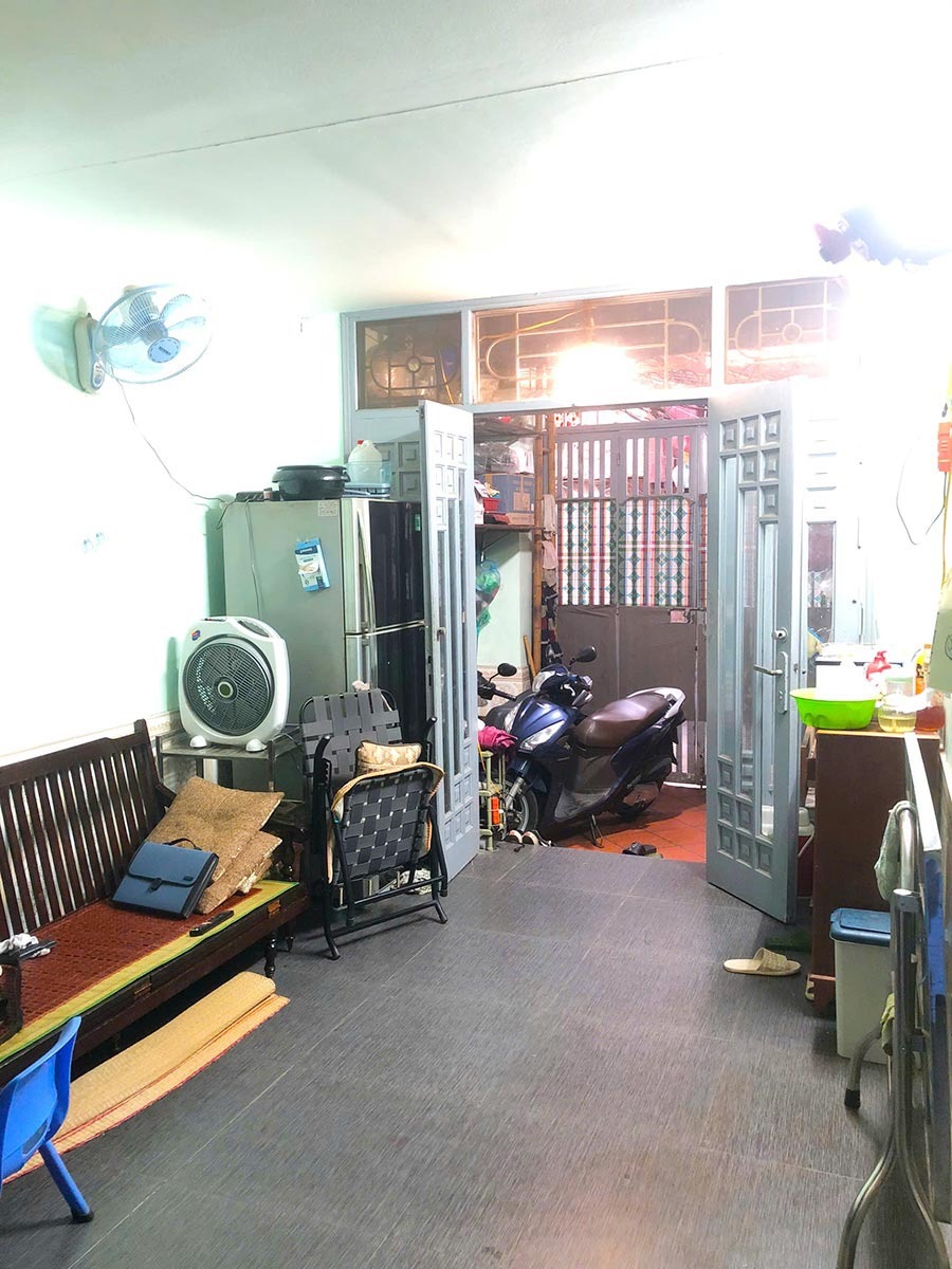 Chính chủ bán nhà Ba Đình, ngõ Nghĩa Dũng, 40m2, 3 tầng, oto tránh, kinh doanh - Giá Tốt