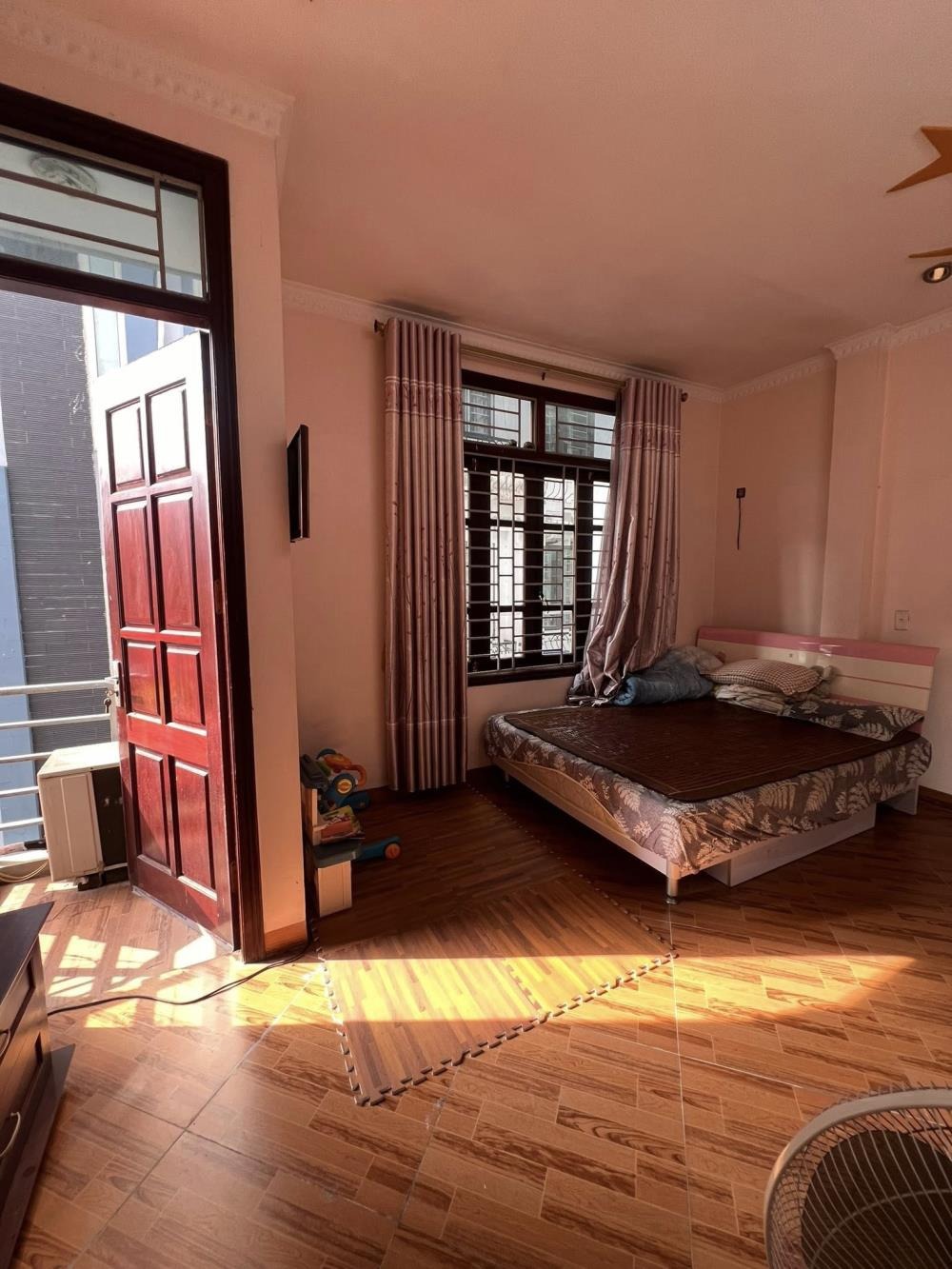 Nhà phố Lạc Long Quân 50m² 4 Tầng Mặt Tiền 5m, Kinh Doanh Đắt Địa - 8.9 Tỷ