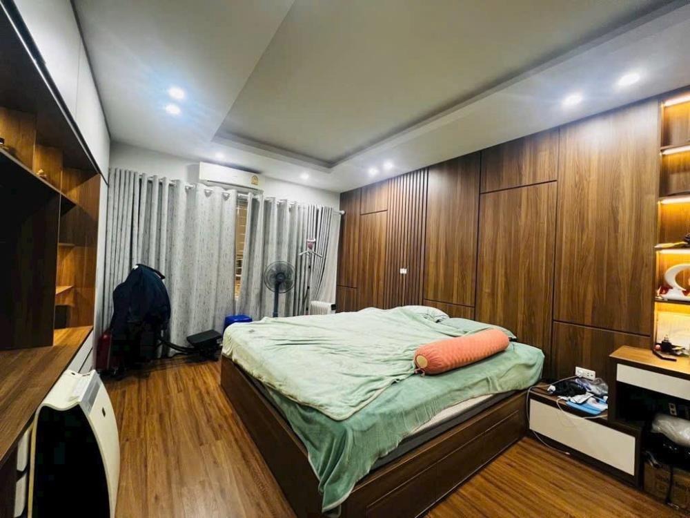 Bán nhà Đê Trần Khát Chân 45m2 - 9.5 tỷ - Vị trí đắc địa, tiện ích đầy đủ