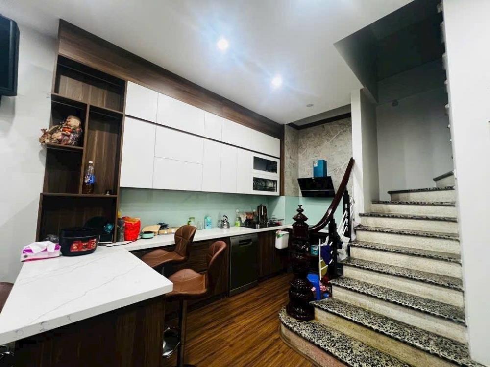 Bán nhà Đê Trần Khát Chân 45m2 - 9.5 tỷ - Vị trí đắc địa, tiện ích đầy đủ