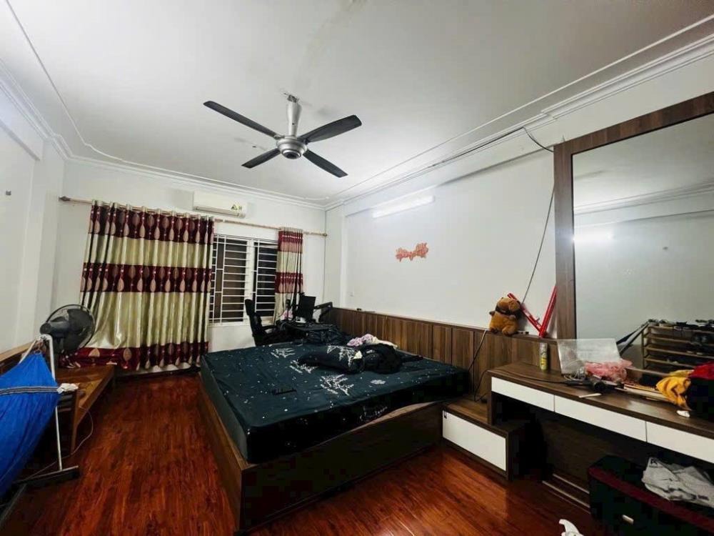 Bán nhà Đê Trần Khát Chân 45m2 - 9.5 tỷ - Vị trí đắc địa, tiện ích đầy đủ