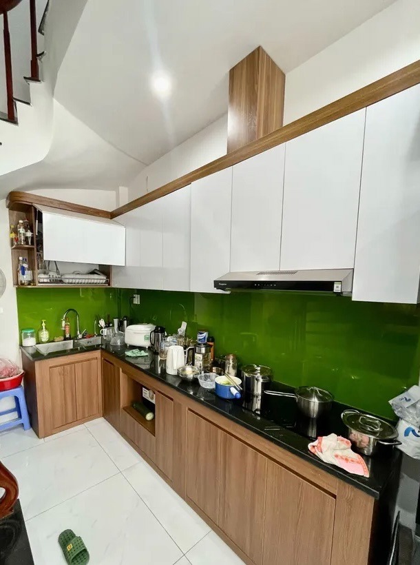 Bán nhà Ngọc Thuỵ - Long Biên: 5 Tầng, Ô Tô Đỗ Cổng, Kinh Doanh Vàng