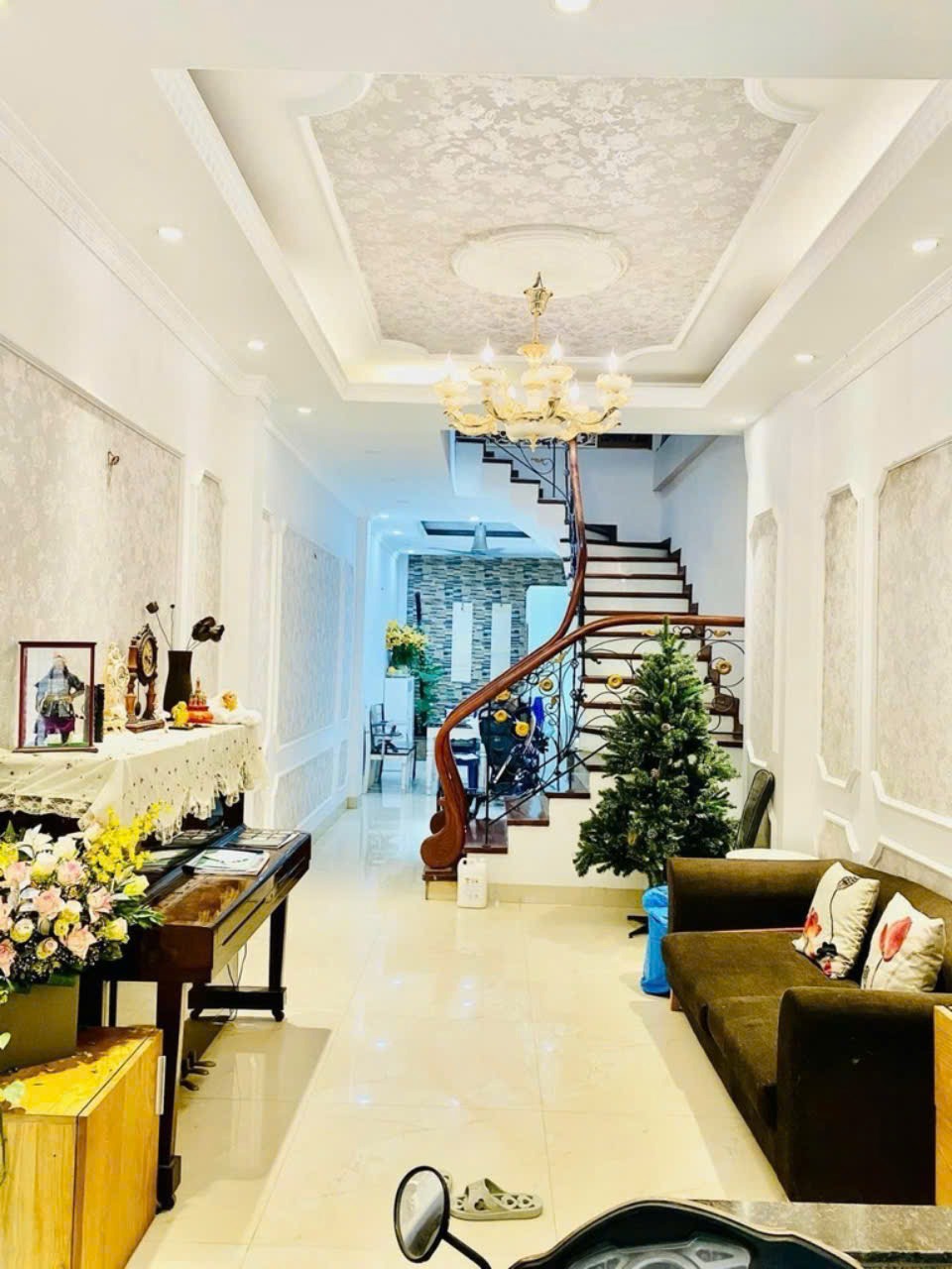 Bán nhà gần Đại học Công nghiệp Hà Nội - Vị trí đắc địa, Nội thất đầy đủ