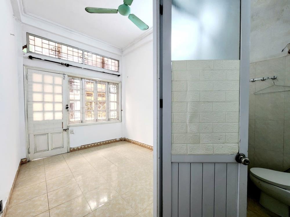 Bán nhà Lãng Yên - 3.2m x 10.2 tỷ - Ô tô đỗ cửa, Ngõ thông