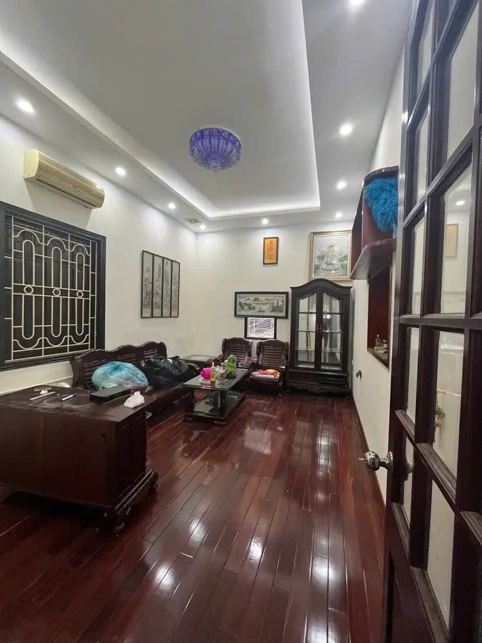Bán nhà phố Thái Thịnh 50m2 x 4 tầng, lô góc, ô tô đỗ cửa, 14.5 tỷ, Quận Đống Đa