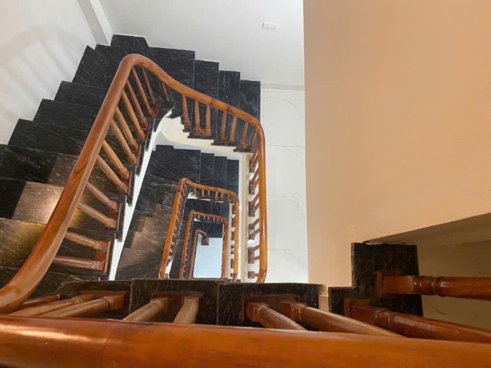 Bán nhà 5 tầng Hoài Đức - 46m2 - Giá 5.15 tỷ - Vị trí đắc địa