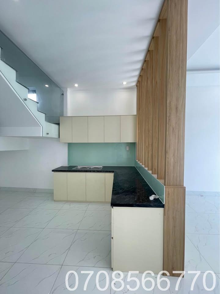 Nhà Gần Bến Xe Miền Tây - Giá Chỉ 740 Triệu - Pháp Lý Rõ Ràng