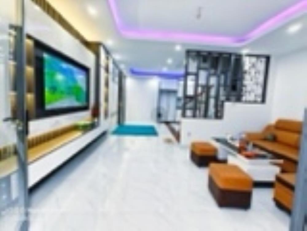 Bán nhà phố cầu giấy ngõ nông, 5 tầng, 9.5 tỷ - Vị trí đẹp, sổ vuông