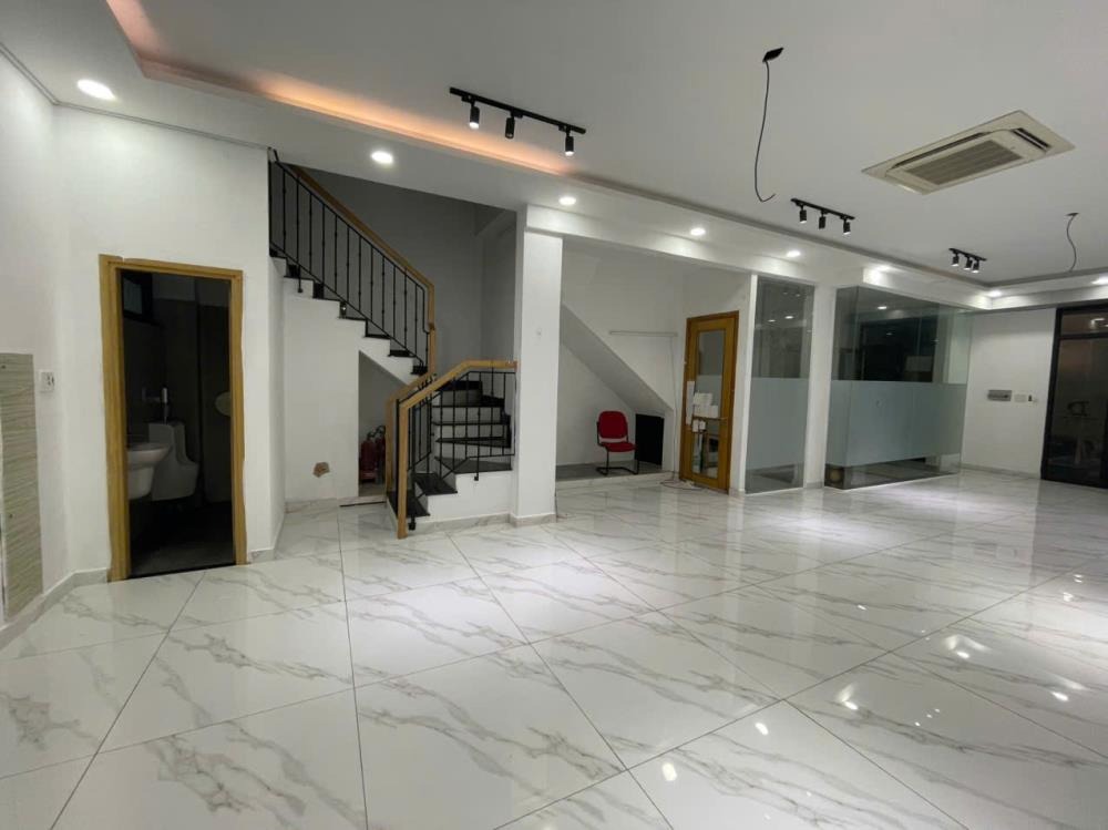 Cho Thuê Tầng Trệt 126m² VinHomes Grand Park: Có Máy Lạnh Âm Trần, Lối Đi Riêng