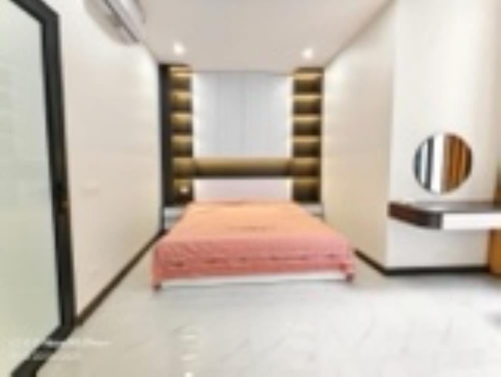 Bán nhà phố cầu giấy ngõ nông, 5 tầng, 9.5 tỷ - Vị trí đẹp, sổ vuông