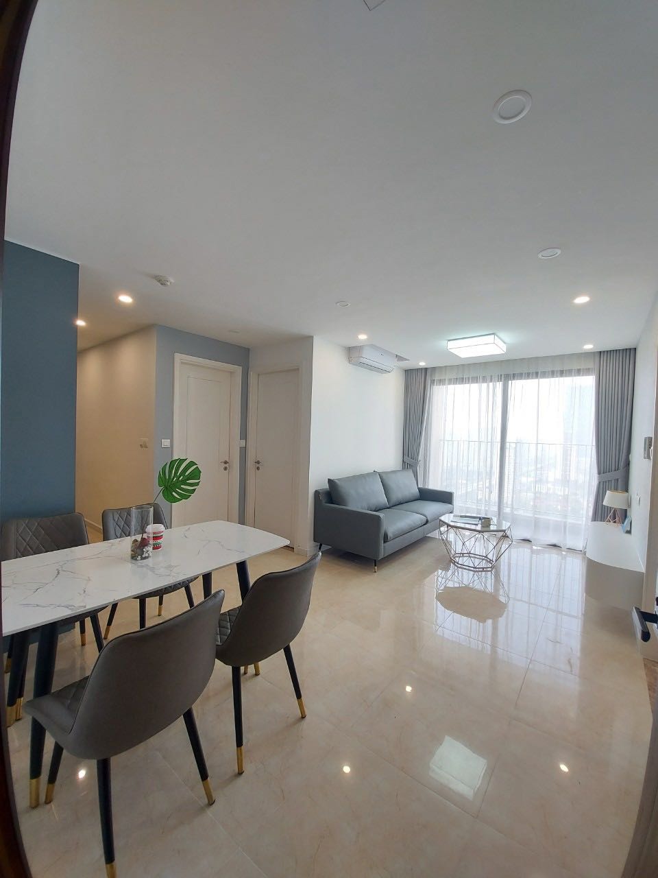 Bán Căn 2PN View Hồ Tại Vinhomes D’Capitale - Giá 7.x Tỷ