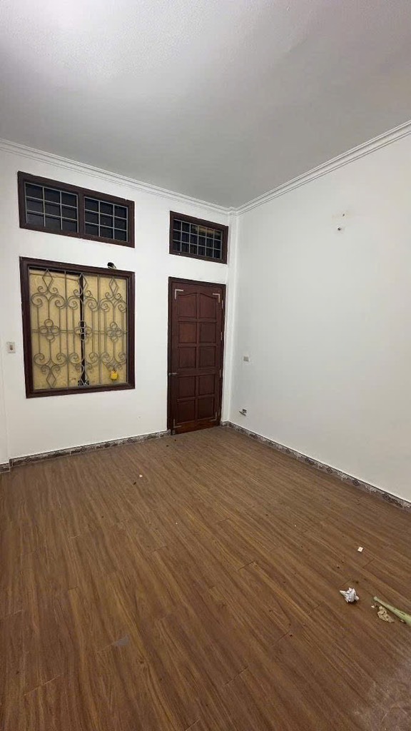 Bán Gấp Nhà Thụy Khuê - 52m2 - 8.8 Tỷ - Vị Trí Đẹp, Tiềm Năng Lớn