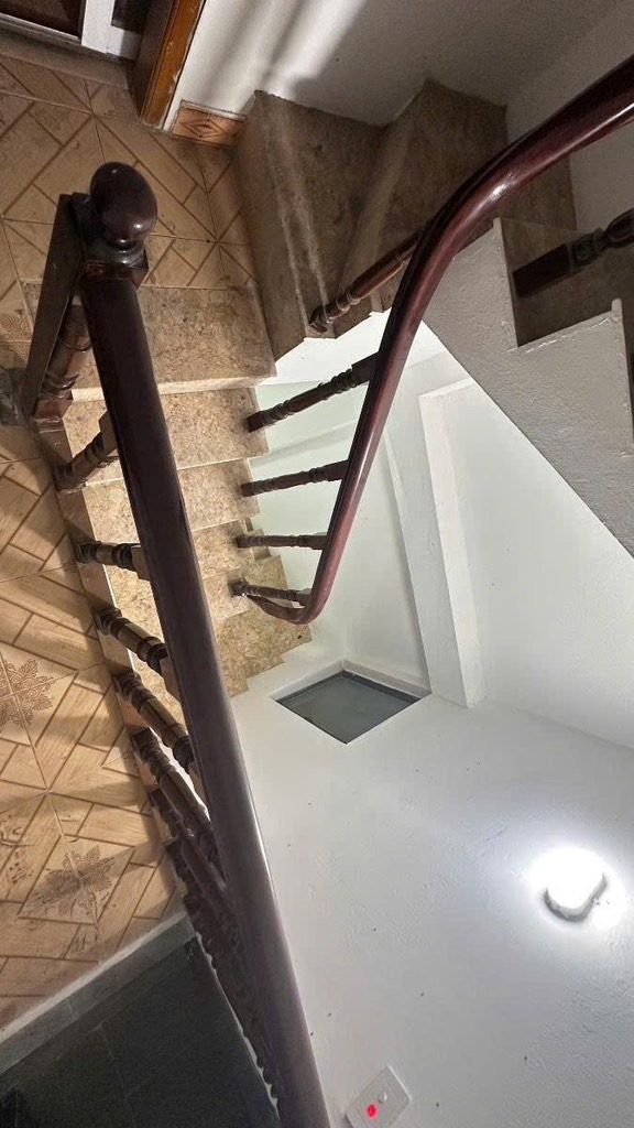 Bán Gấp Nhà Thụy Khuê - 52m2 - 8.8 Tỷ - Vị Trí Đẹp, Tiềm Năng Lớn