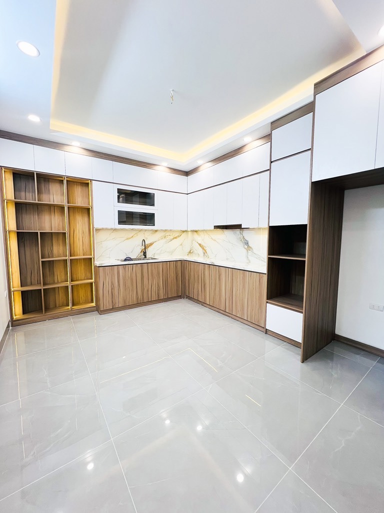 Bán nhà Hoàng Mai 57m2, 5 tầng, thang máy, full nội thất, 14.6 tỷ