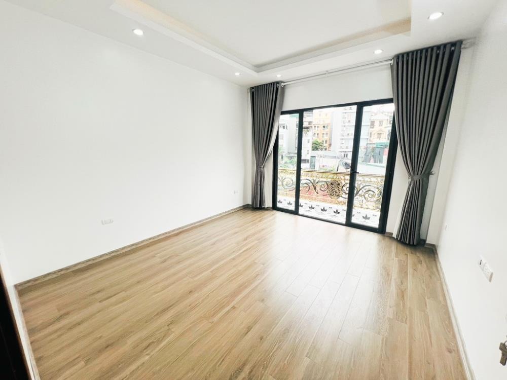 Bán nhà Hoàng Mai 57m2, 5 tầng, thang máy, full nội thất, 14.6 tỷ