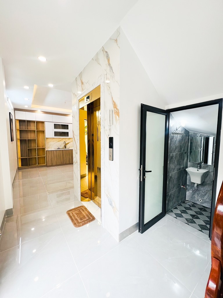 Bán nhà Hoàng Mai 57m2, 5 tầng, thang máy, full nội thất, 14.6 tỷ