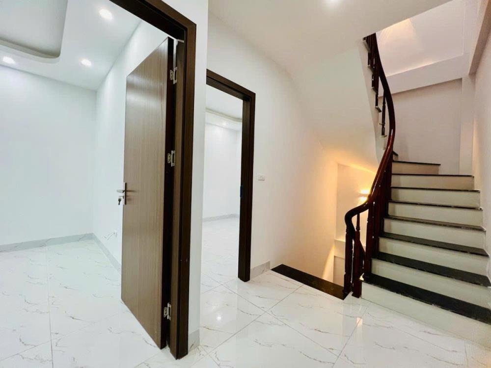 Bán Nhà Riêng Hà Đông 5 Tầng, 42m2, Giá 4.85 Tỷ - Vị Trí Đắc Địa