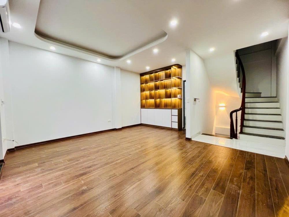Bán Nhà Riêng Hà Đông 5 Tầng, 42m2, Giá 4.85 Tỷ - Vị Trí Đắc Địa