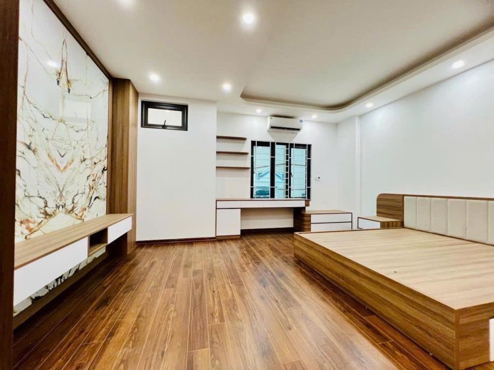 Bán Nhà Riêng Hà Đông 5 Tầng, 42m2, Giá 4.85 Tỷ - Vị Trí Đắc Địa