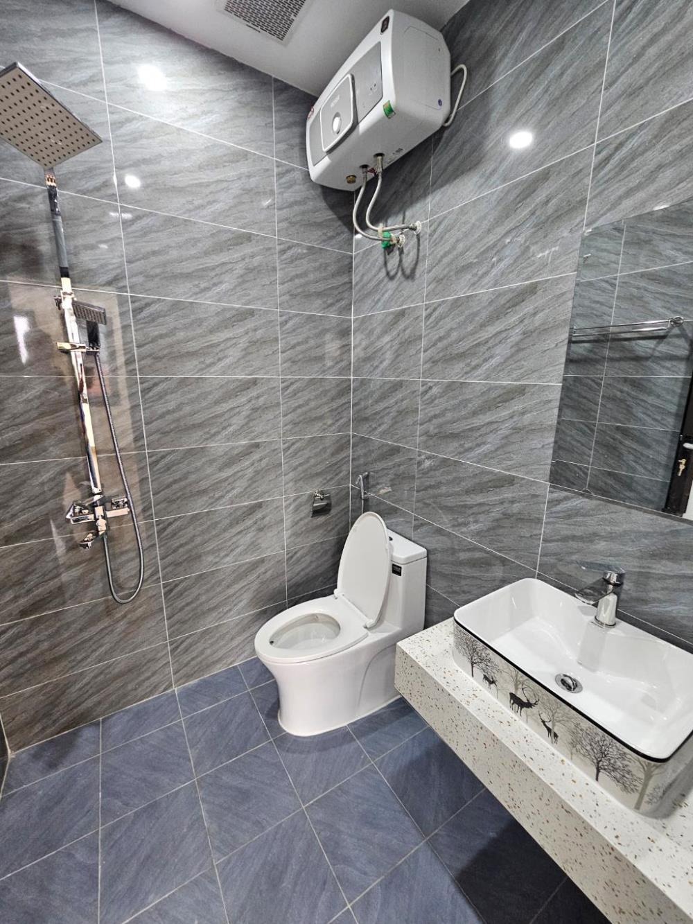 Nhà Đẹp 5 Tầng, Thang Máy, View Hồ - 533 Tam Trinh, Giá 12.3 Tỷ