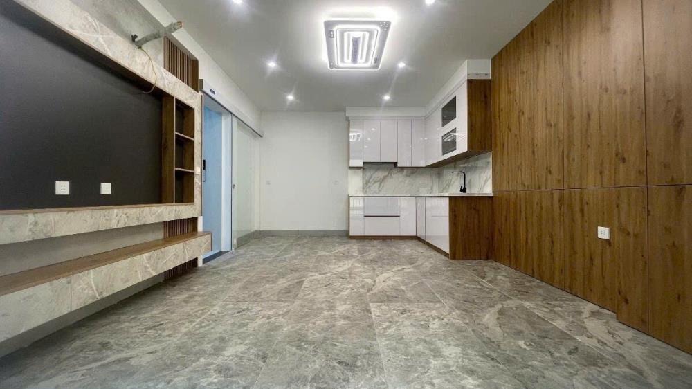 Nhà Mặt Phố 7 Tầng, Thang Máy, Quận Thanh Xuân - Vị Trí Đắc Địa, Kinh Doanh Sầm Uất