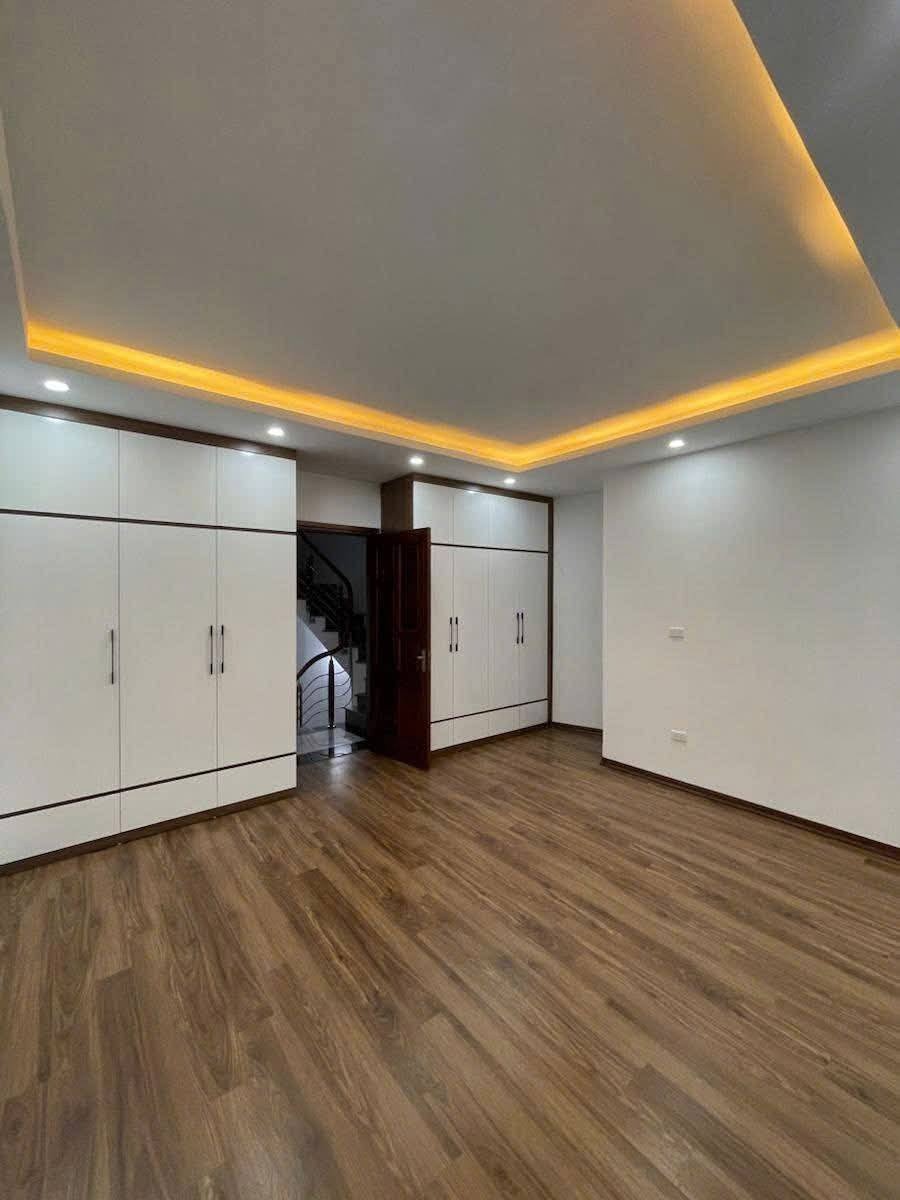 Nhà Mới 6 Tầng, Thang Máy, Cầu Giấy: Giá 10.8 Tỷ Thương Lượng