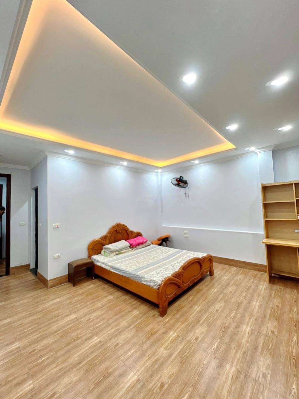 Bán nhà Định Công Thượng - 71m2, 5 tầng, MT 5m, 14.5 tỷ - Vị trí đẹp, giao thông thuận tiện