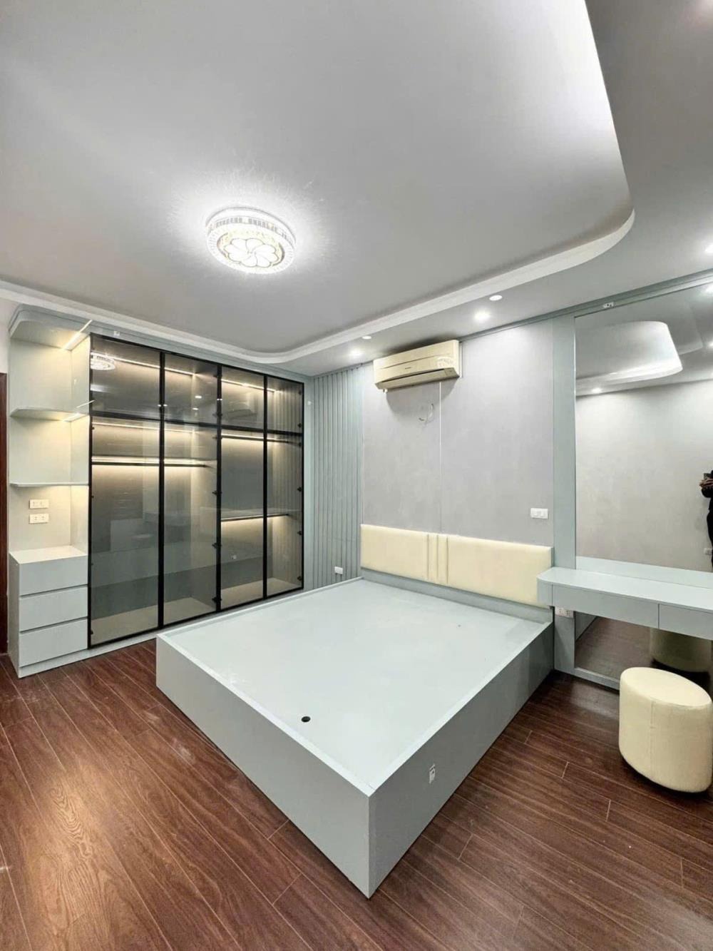 Bán nhà góc 6 tầng thang máy, ô tô tránh, kinh doanh đỉnh cao, Thịnh Liệt - 18 tỷ