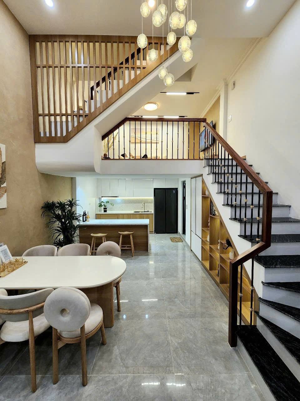 Bán Nhà Giá Rẻ Bạch Mai, Hai Bà Trưng - 40m2x5T - Lô Góc 2 Thoáng - Chỉ 7.5 Tỷ