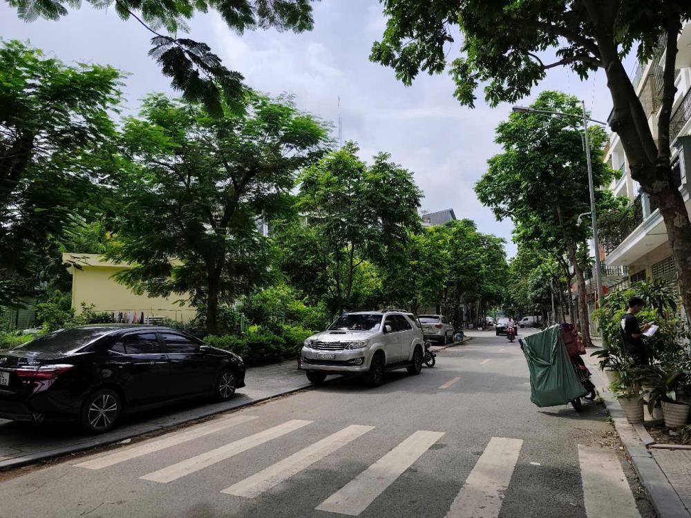 Cho Thuê Nhà Phân Lô, Liền Kề Văn Phú - 90m2, Ô Tô Đỗ Cửa, Giá Tốt