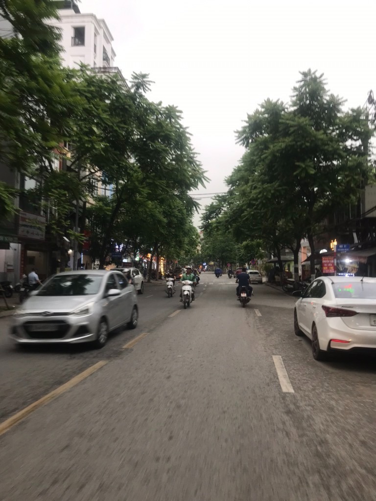Bán Gấp Nhà Phố Minh Khai 150m2 - 8 Tầng, Giá 61 Tỷ, Thương Lượng