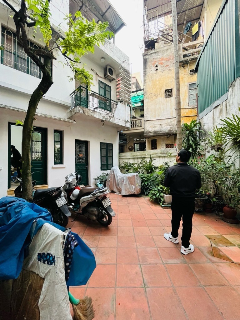 Bán nhà Ngọc Hà, Ba Đình: 60m2, 3 Tầng, 5 Bước Ra Phố - Giá 10.5 Tỷ