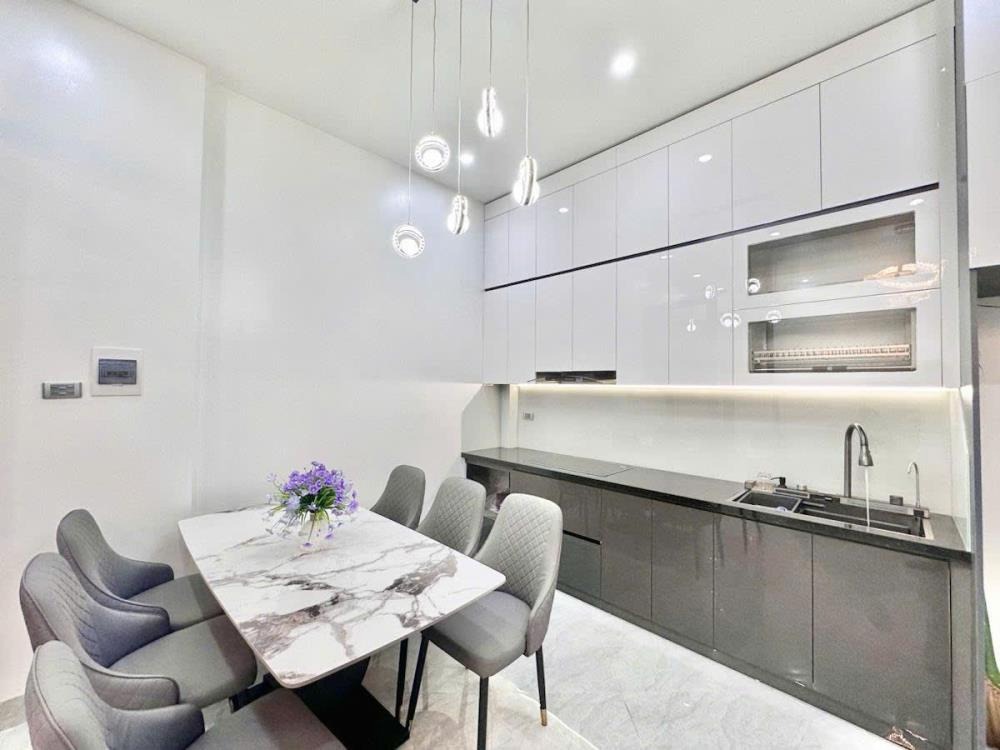 Bán nhà phố Hai Bà Trưng - 56m2 - 9.85 tỷ - Vị trí đẹp, Full Nội Thất