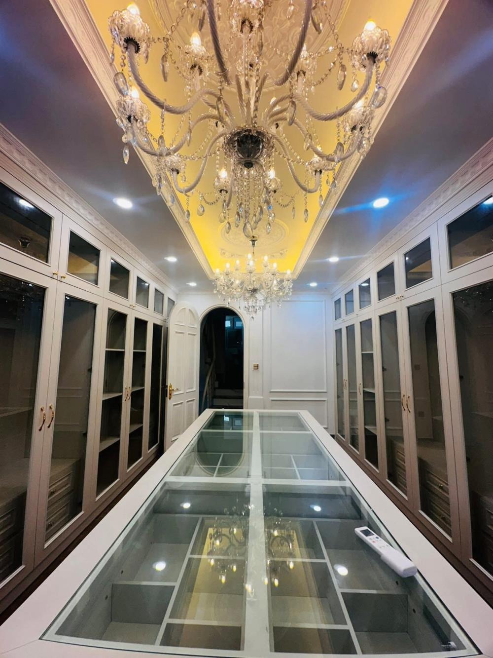 Bán nhà 7 tầng Liễu Giai: 45m2, mặt tiền, full nội thất, ô tô vào tận cửa