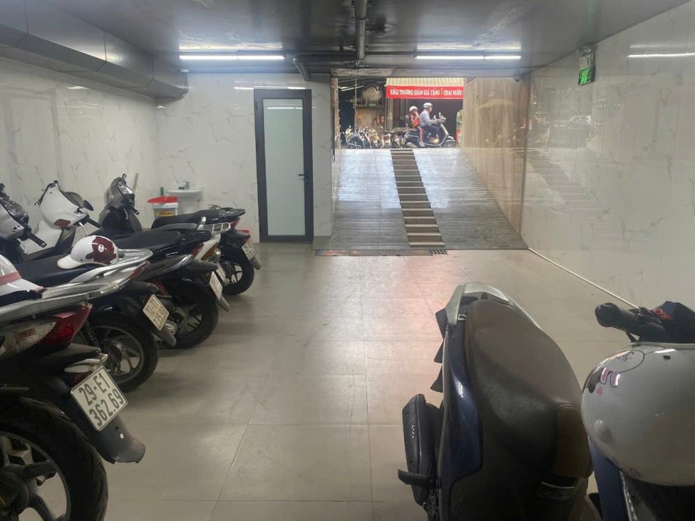 Bán Tòa Văn Phòng Mặt Hồ Tây - 140m2 - Giá Tốt, Hiệu Suất Cao