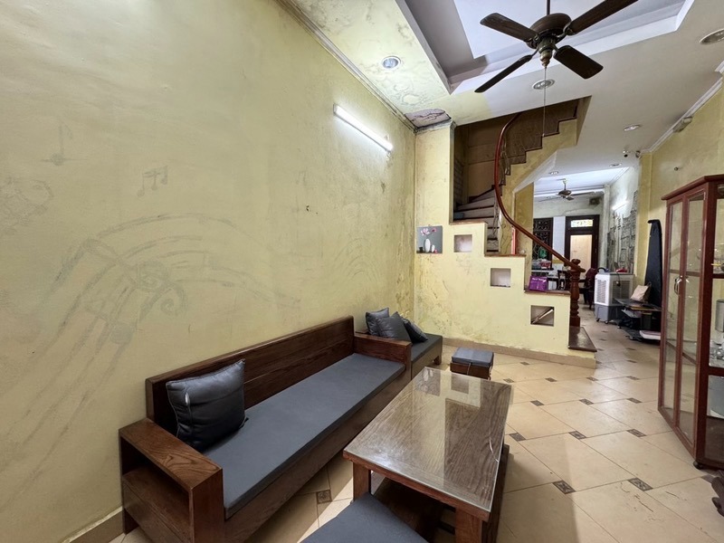 Nhà Phố Hoàng Hoa Thám - 68.5m2 - 13.2 tỷ - Vị Trí Đắc Địa, Nở Hậu