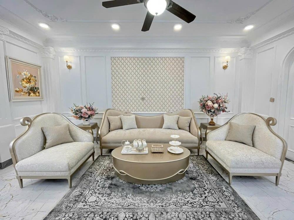 Bán nhà siêu đẹp Tây Hồ - 42m2, 7 tầng, 9.8 tỷ, view hồ, full nội thất
