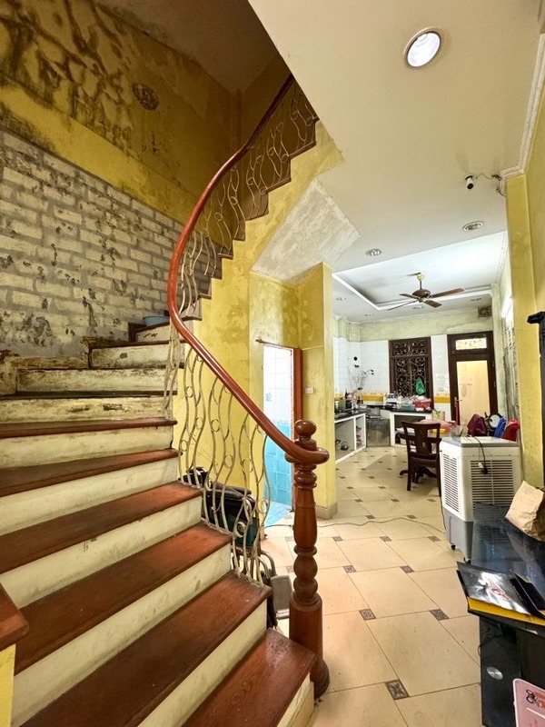Nhà Phố Hoàng Hoa Thám - 68.5m2 - 13.2 tỷ - Vị Trí Đắc Địa, Nở Hậu
