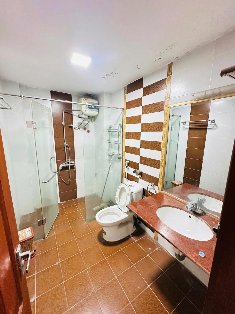 Bán nhà Văn Quán 70m2, 4 Tầng, Kinh Doanh, Giá 17.2 Tỷ