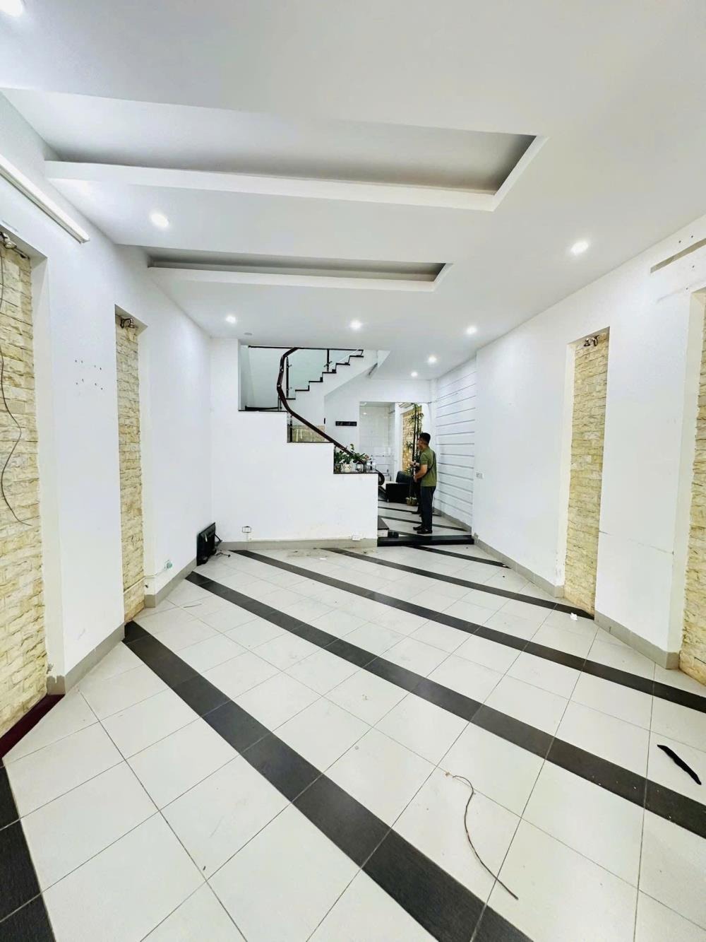 Bán nhà Văn Quán 70m2, 4 Tầng, Kinh Doanh, Giá 17.2 Tỷ
