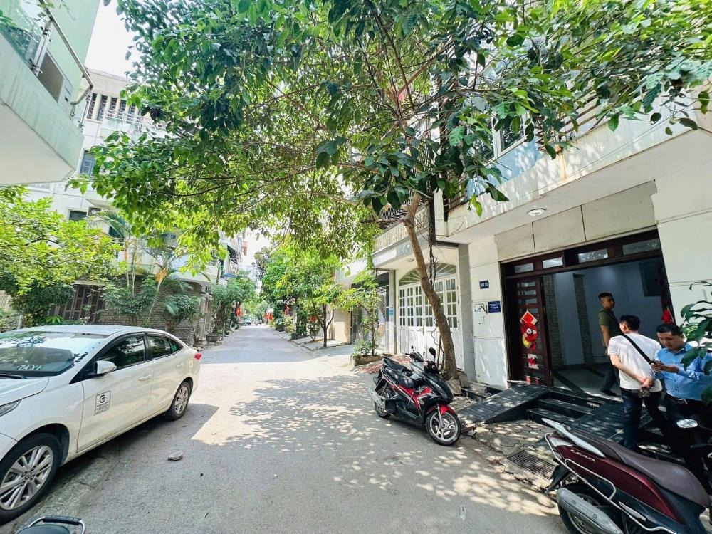 Bán nhà Văn Quán 70m2, 4 Tầng, Kinh Doanh, Giá 17.2 Tỷ