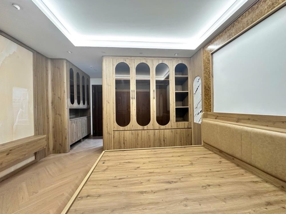Bán Nhà Nguyễn Trãi, Thanh Xuân - 8 Tầng, Thang Máy, Full Nội Thất, 14.35 Tỷ