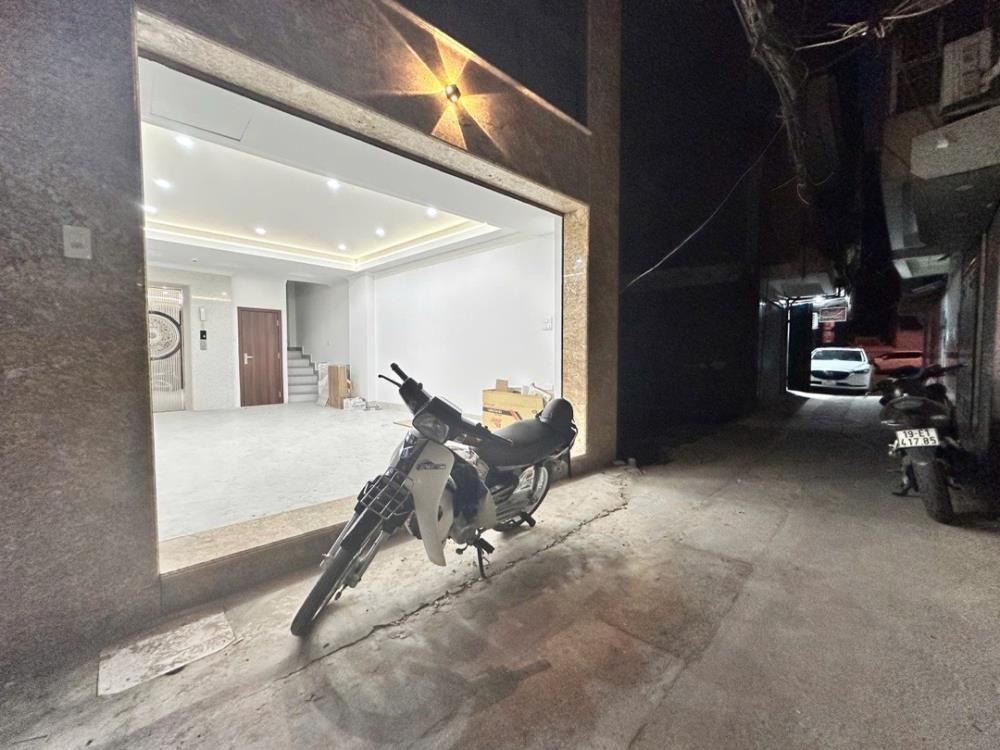 Bán Nhà Nguyễn Trãi, Thanh Xuân - 8 Tầng, Thang Máy, Full Nội Thất, 14.35 Tỷ