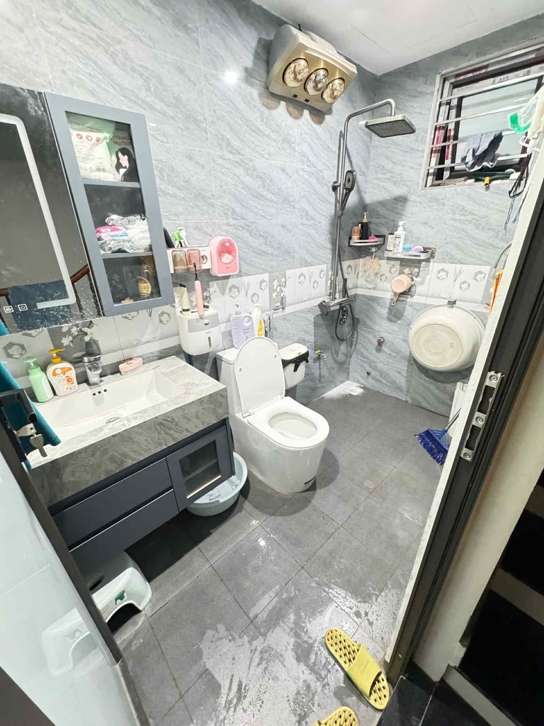 Bán nhà phường Thượng Cát: 32.4m2 - 5.5 tỷ - 5 Tầng - Gần Ô Tô